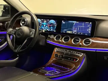 MERCEDES-BENZ E 300 de Avantgarde 4Matic 1.HAND MWST…