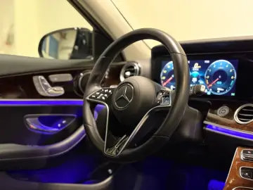 MERCEDES-BENZ E 300 de Avantgarde 4Matic 1.HAND MWST…