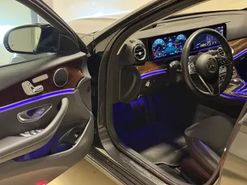 MERCEDES-BENZ E 300 de Avantgarde 4Matic 1.HAND MWST…