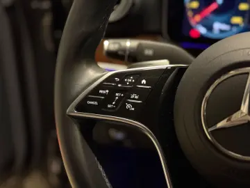 MERCEDES-BENZ E 300 de Avantgarde 4Matic 1.HAND MWST…