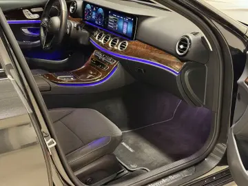 MERCEDES-BENZ E 300 de Avantgarde 4Matic 1.HAND MWST…