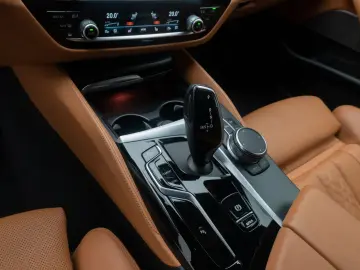 BMW 530d xD M Sport Kamera HUD DAB H K AHK ACC Alarm