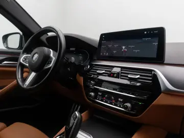 BMW 530d xD M Sport Kamera HUD DAB H K AHK ACC Alarm