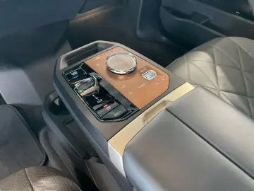 BMW iX xDrive40 AHK Driv.Assist.Prof Harman K Laser