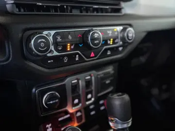 JEEP Wrangler Willys MY 25  ACC Carplay AHK S LHZ
