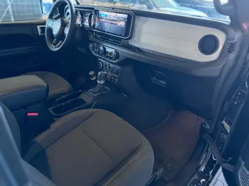 JEEP Wrangler Willys MY 25  ACC Carplay AHK S LHZ