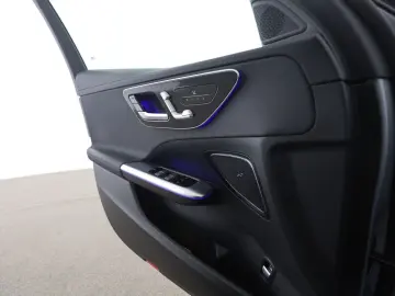 MERCEDES-BENZ C 220 d T AMG Digital Light Night MBUX…