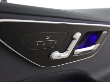 MERCEDES-BENZ C 220 d T AMG Digital Light Night MBUX…
