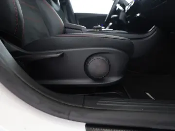 MERCEDES-BENZ CLA 200 SB AMG Night MBUX Kamera LED N…