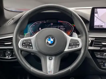 BMW 520d Touring Aut. M Sport  Mega-Ausstattung
