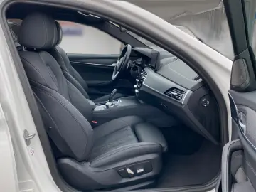 BMW 520d Touring Aut. M Sport  Mega-Ausstattung