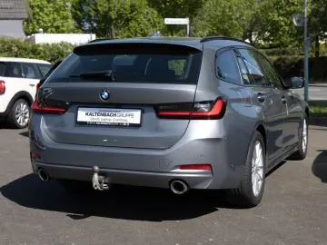 BMW 330d Touring xDrive FACEL. AHK HUD LED ACC NAVI