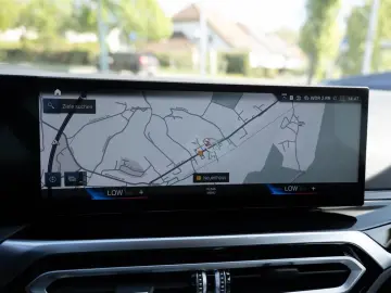 BMW 330d Touring xDrive FACEL. AHK HUD LED ACC NAVI