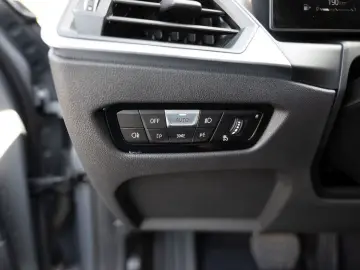 BMW 330d Touring xDrive FACEL. AHK HUD LED ACC NAVI
