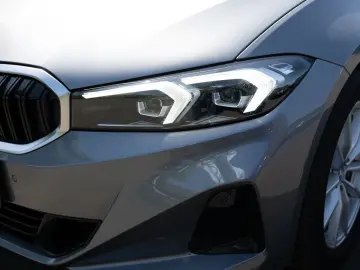 BMW 330d Touring xDrive FACEL. AHK HUD LED ACC NAVI