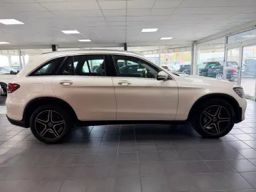 MERCEDES-BENZ GLC 220 d 4M AMG LINE MBUX SHZ NAVI AP…