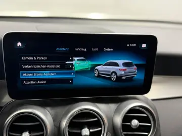 MERCEDES-BENZ GLC 220 d 4M AMG LINE MBUX SHZ NAVI AP…