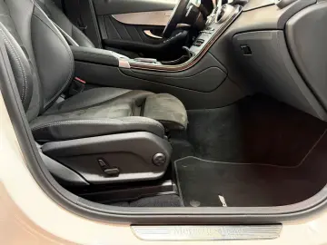 MERCEDES-BENZ GLC 220 d 4M AMG LINE MBUX SHZ NAVI AP…