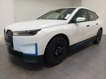 BMW iX xDrive40 Navi LED Standklima USB