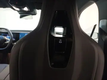BMW iX xDrive40 Navi LED Standklima USB