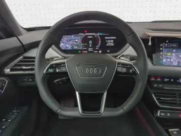 AUDI e-tron GT qu. Assist Dynamik Matrix Pano Kamera