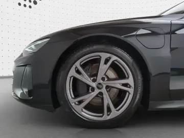 AUDI e-tron GT qu. Assist Dynamik Matrix Pano Kamera