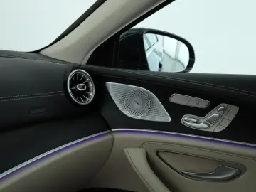 MERCEDES-BENZ CLS 300 d 4M  AMG Leder Burmester Stan…