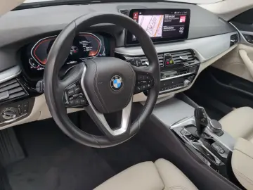 BMW 520i Touring Dig.Cockpit LED Shz. Tempom. Navi