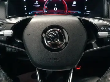 SKODA Kodiaq Sportline 2.0 TDI ACC PANO RFK AHK CANTON