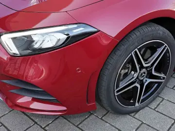 MERCEDES-BENZ A 250 e AMG KAMERA SPURHALTE MBUX CARP…