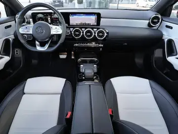 MERCEDES-BENZ A 250 e AMG KAMERA SPURHALTE MBUX CARP…