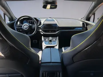 ASTON MARTIN DBX 707 AMR24   Podium Green   B&W