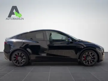 TESLA Model Y Performance Dual AWD  Gigafactory Berlin