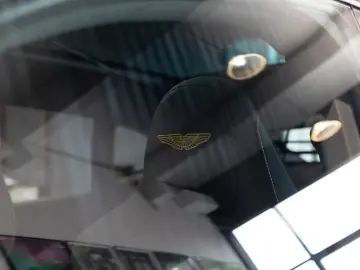 ASTON MARTIN DBX 707 Aston Martin Hamburg