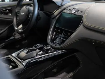 ASTON MARTIN DBX 707 Aston Martin Hamburg