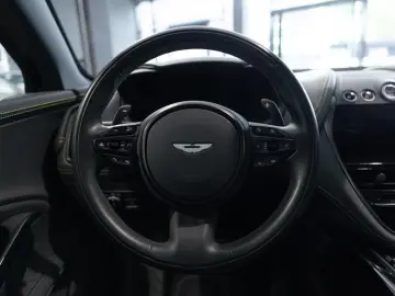 ASTON MARTIN DBX 707 Aston Martin Hamburg