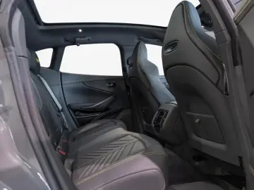 ASTON MARTIN DBX 707 Aston Martin Hamburg