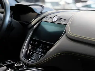 ASTON MARTIN DBX 707 Aston Martin Hamburg