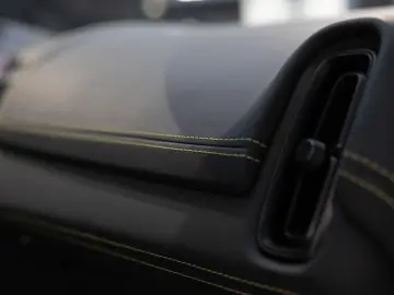 ASTON MARTIN DBX 707 Aston Martin Hamburg