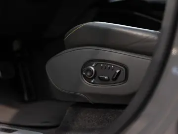 ASTON MARTIN DBX 707 Aston Martin Hamburg