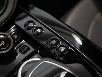 ASTON MARTIN DBX 707 Aston Martin Hamburg