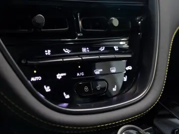 ASTON MARTIN DBX 707 Aston Martin Hamburg