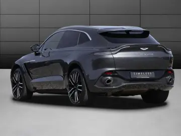 ASTON MARTIN DBX 550