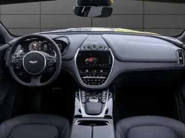 ASTON MARTIN DBX 550