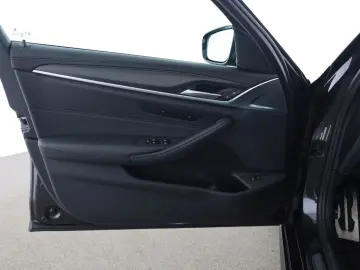 BMW 540d Touring xDrive M Sport HUD Massage AHK Pano