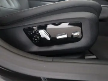 BMW 540d Touring xDrive M Sport HUD Massage AHK Pano