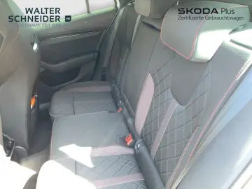 SKODA Octavia Combi 2.0 TDI DSG RS Navi Matrix AHK