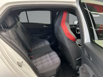 VW Golf VIII GTI 2.0 TSI DSG MATRIX PANO STANDH H&K