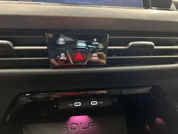 VW Golf VIII GTI 2.0 TSI DSG MATRIX PANO STANDH H&K