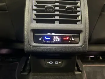 VW Golf VIII GTI 2.0 TSI DSG MATRIX PANO STANDH H&K